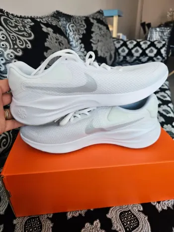 Nike Revolution 7 bike usato — immagine 8 di 15
