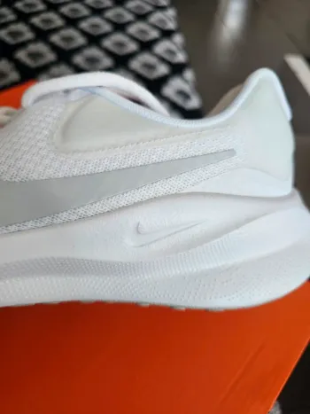 Nike Revolution 7 bike usato — immagine 14 di 15