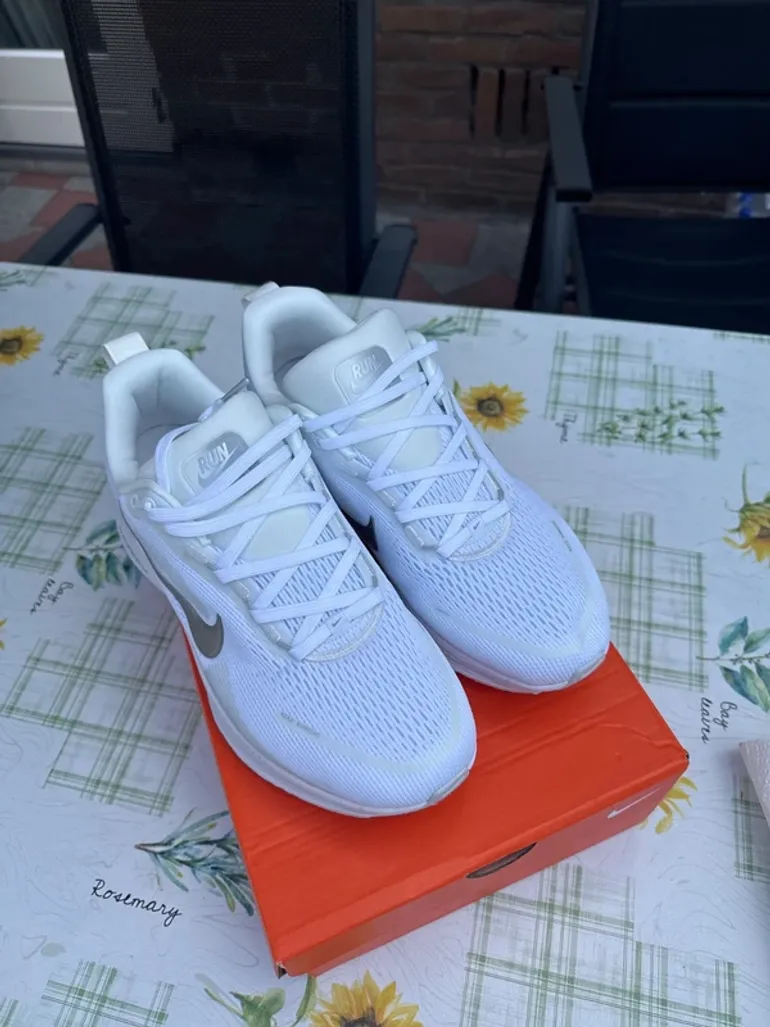 Gebrauchtes Nike Vomero 18 bike — Bild 2 von 10