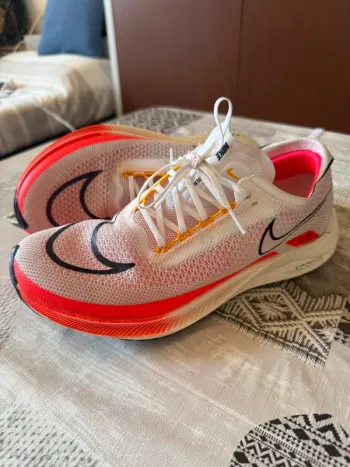 Used Nike ZoomX Streakfly bike