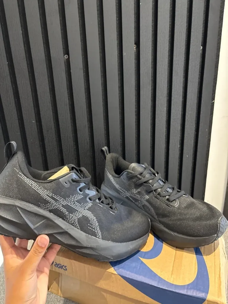 Gebrauchtes Asics Novablast 5 bike — Bild 2 von 7