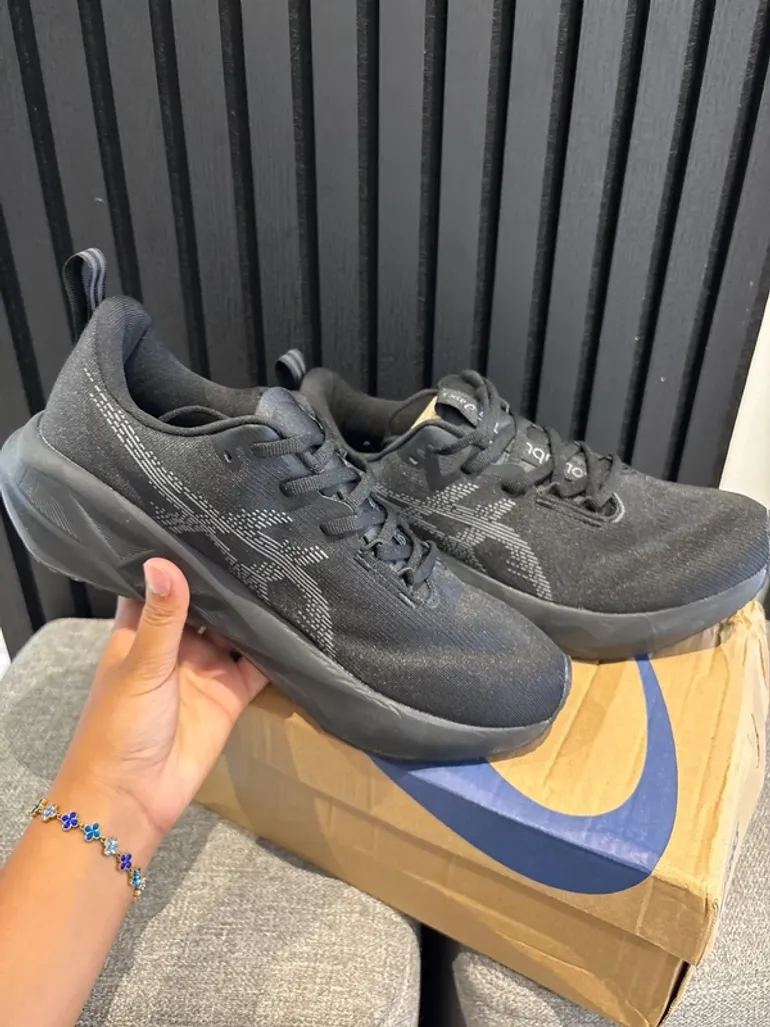 Gebrauchtes Asics Novablast 5 bike — Bild 3 von 7
