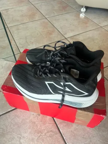 New Balance FuelCell SuperComp bike d'occasion — image 2 sur 8