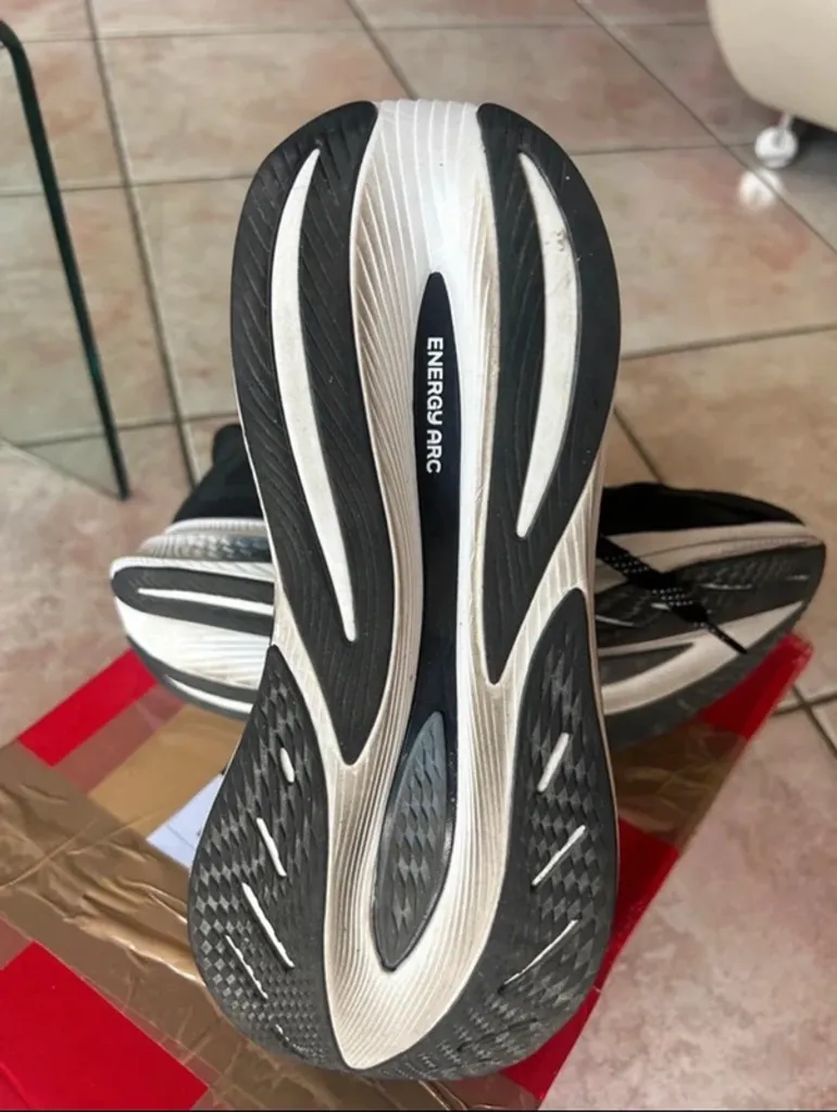 New Balance FuelCell SuperComp bike d'occasion — image 8 sur 8