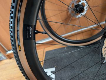 Giant CXR2 Wheels 2025 bike d'occasion — image 5 sur 7
