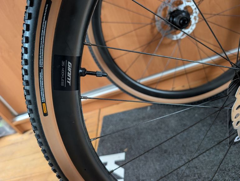 Brugt Giant CXR2 Wheels 2025 bike — billede 5 af 7