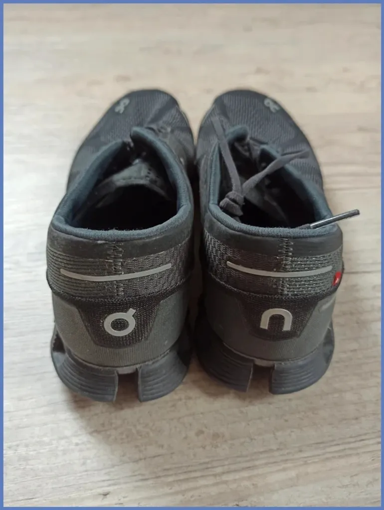 Used Lightweight On Running Chaussure de course noire taille 44 bike — image 6 of 9