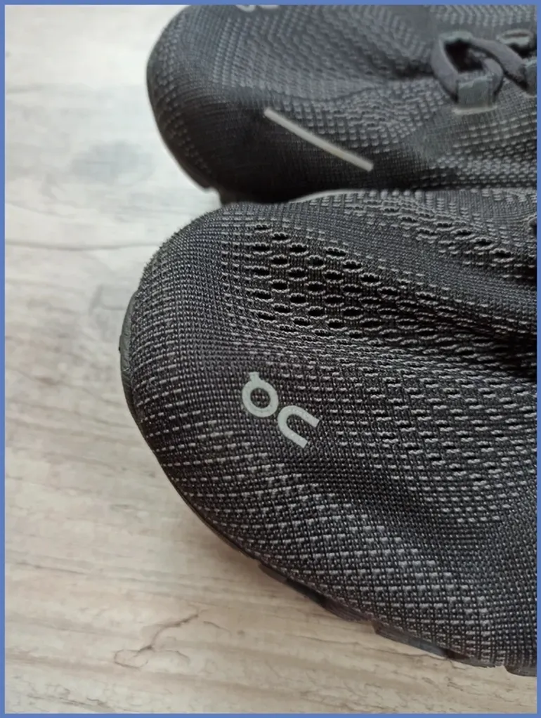 Used Lightweight On Running Chaussure de course noire taille 44 bike — image 4 of 9