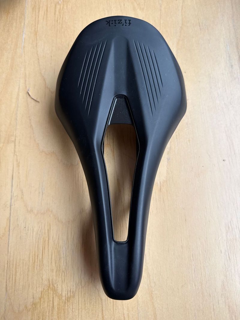 Used Fizik Vento Argo R3 2025 Saddles & Seatposts