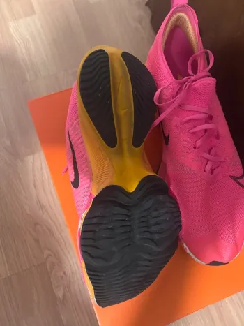 Tweedehands Nike Air Zoom Tempo Next% bike — afbeelding 6 van 8