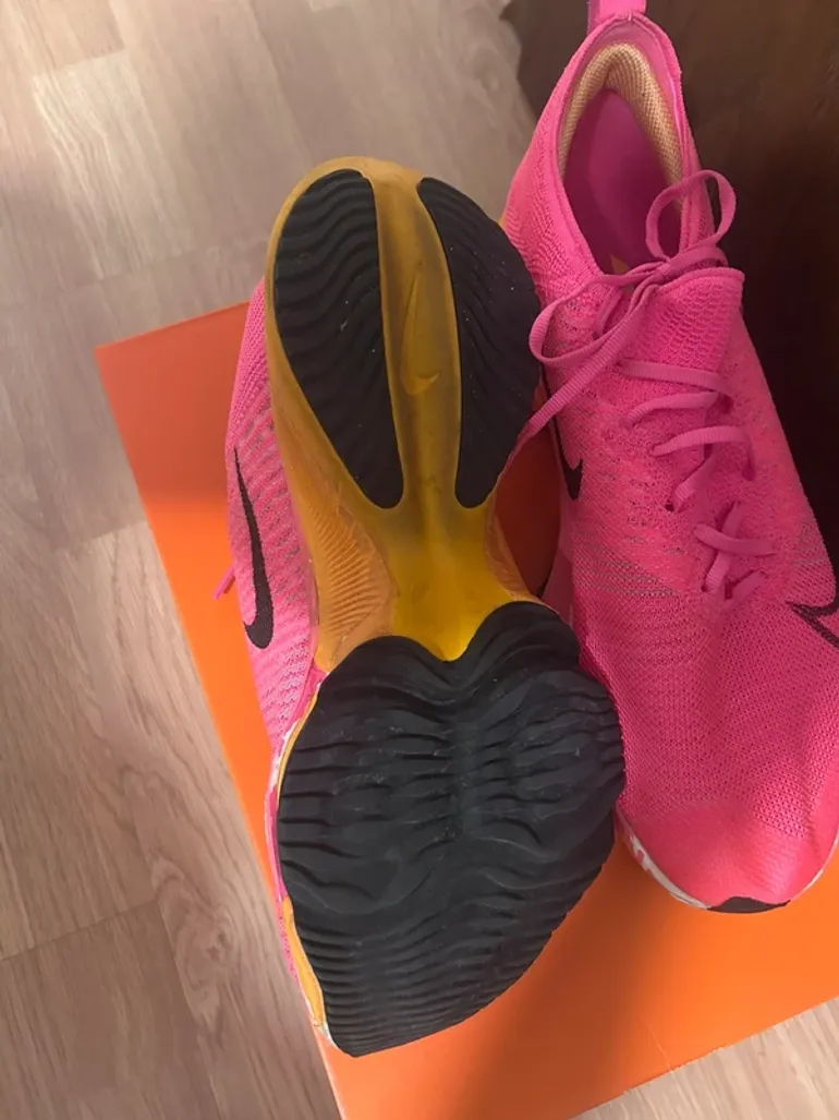 Tweedehands Nike Air Zoom Tempo Next% bike — afbeelding 6 van 8