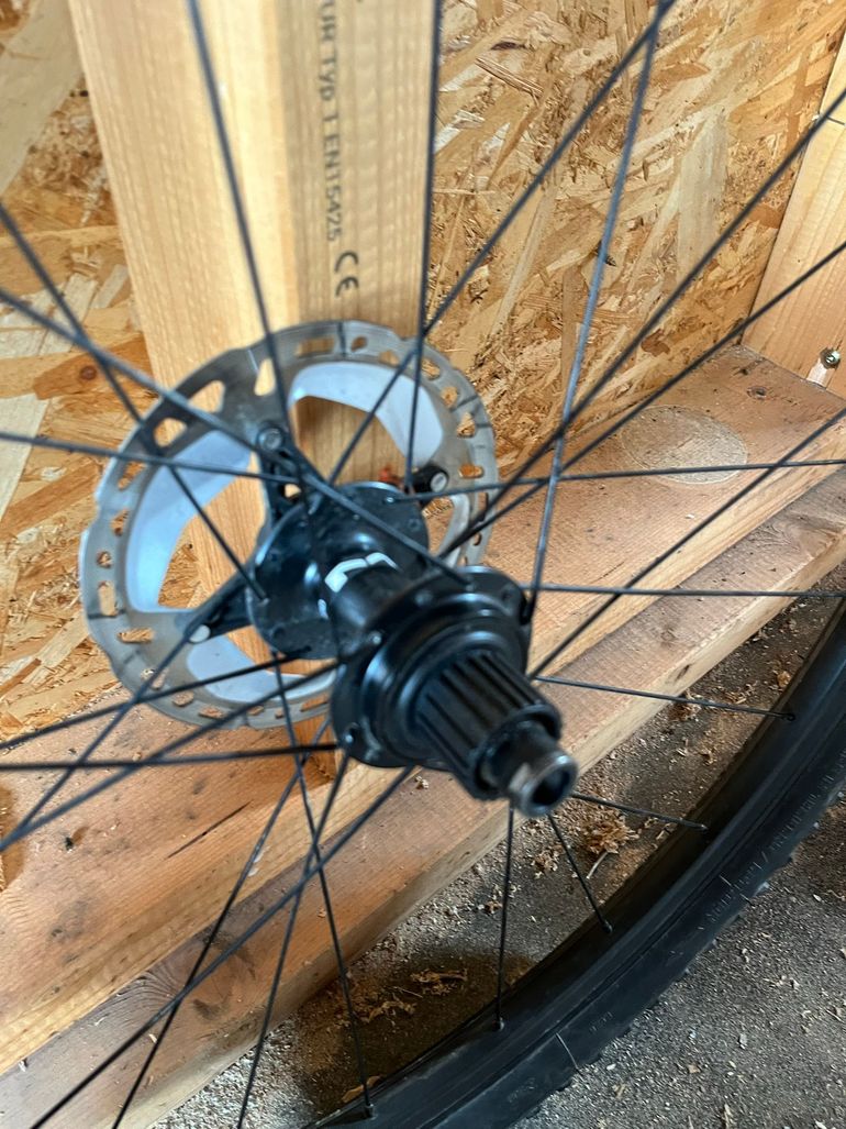 Shimano MT500 2025 bike usato — immagine 3 di 4