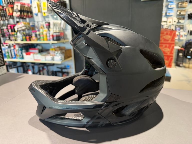 Brugt Troy Lee Designs Stage 2025 bike — billede 3 af 8