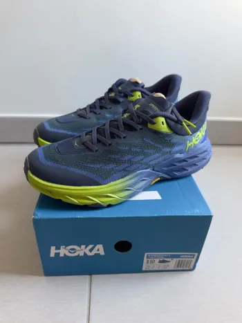 Brugt Hoka Speedgoat 5 bike