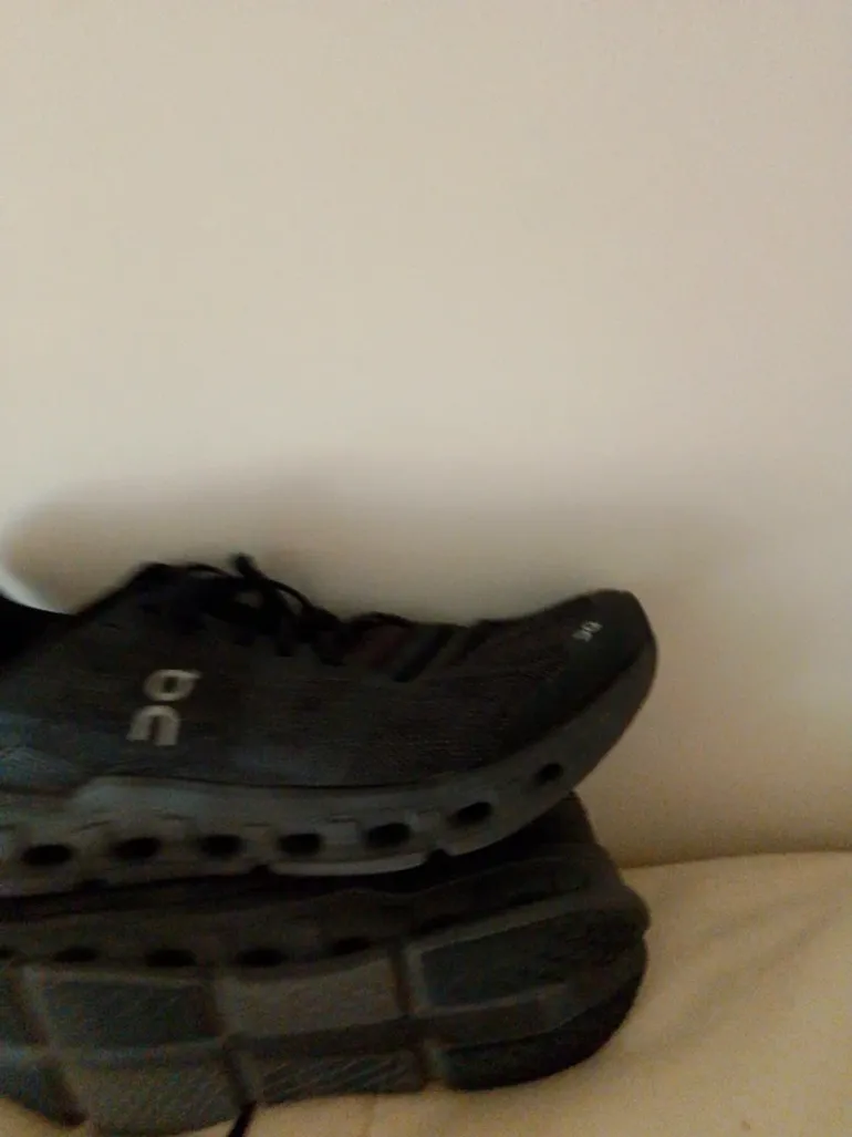 Tweedehands On Running Shoes Size 43 bike — afbeelding 8 van 9