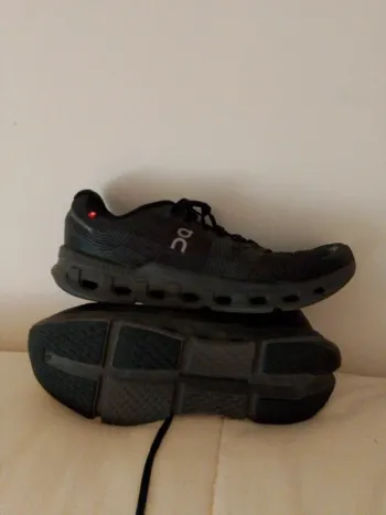 Tweedehands On Running Shoes Size 43 bike — afbeelding 6 van 9