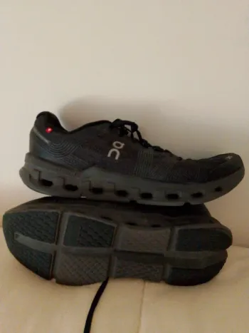 Tweedehands On Running Shoes Size 43 bike — afbeelding 7 van 9