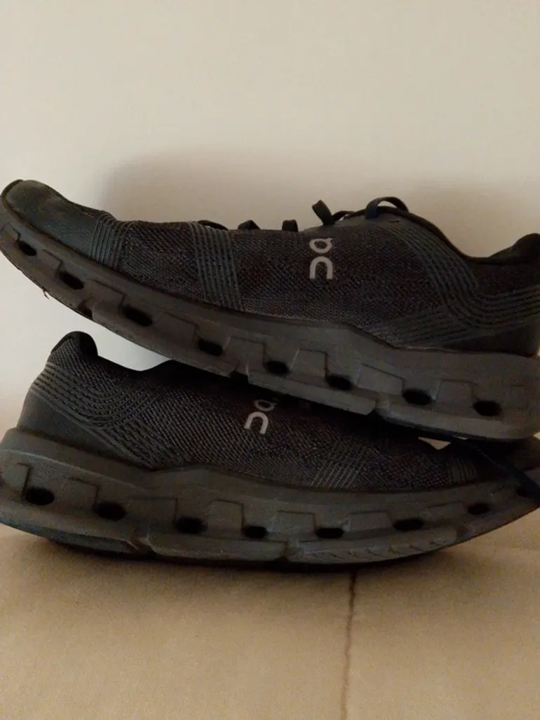 Tweedehands On Running Shoes Size 43 bike — afbeelding 4 van 9