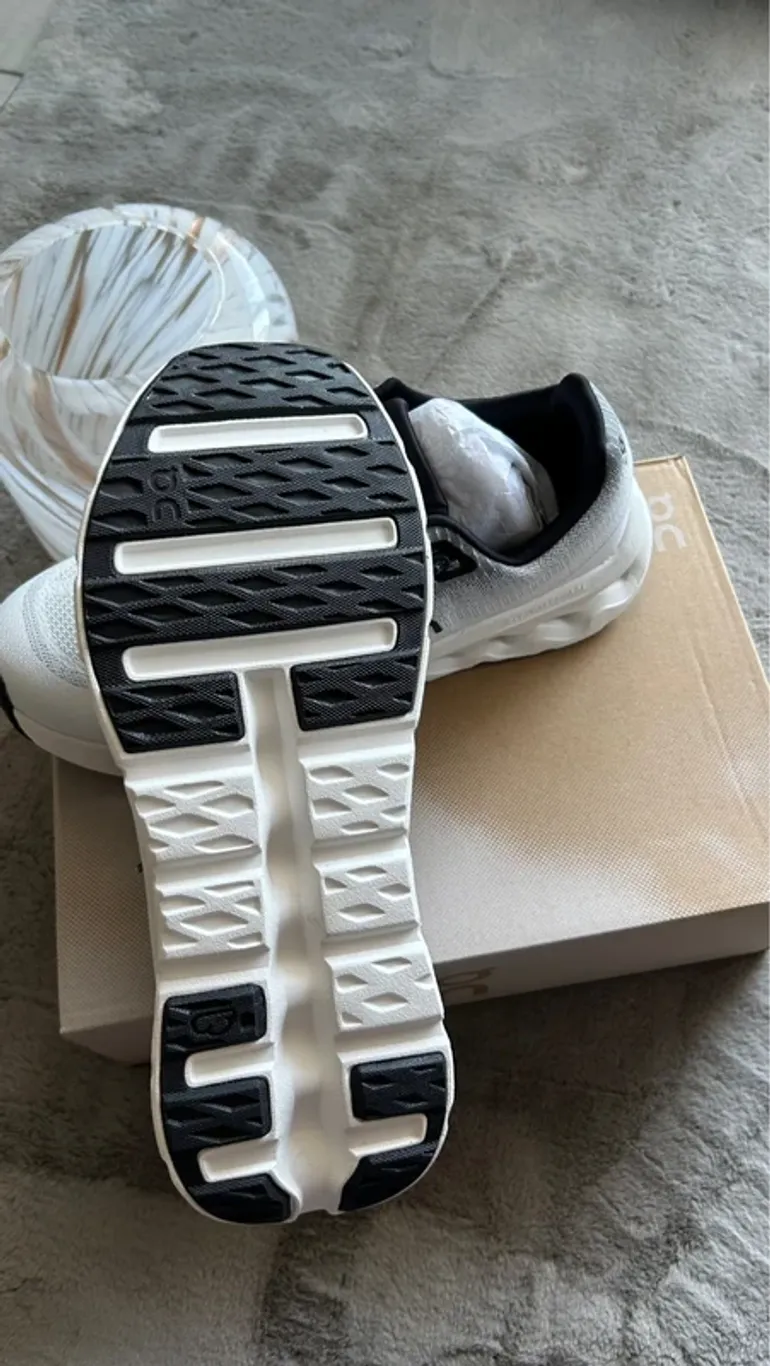 Käytetty On Running Cloudtilt bike — kuva 3 / 6