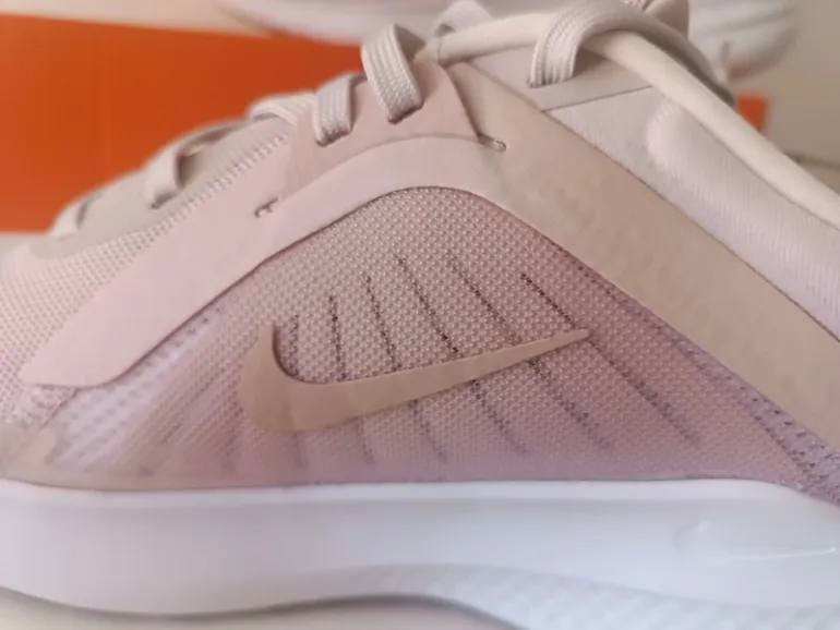 Used Rose Nike Quest 5 bike — image 9 of 14