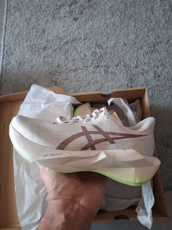 Gebrauchtes Asics Novablast 6 bike — Bild 2 von 10