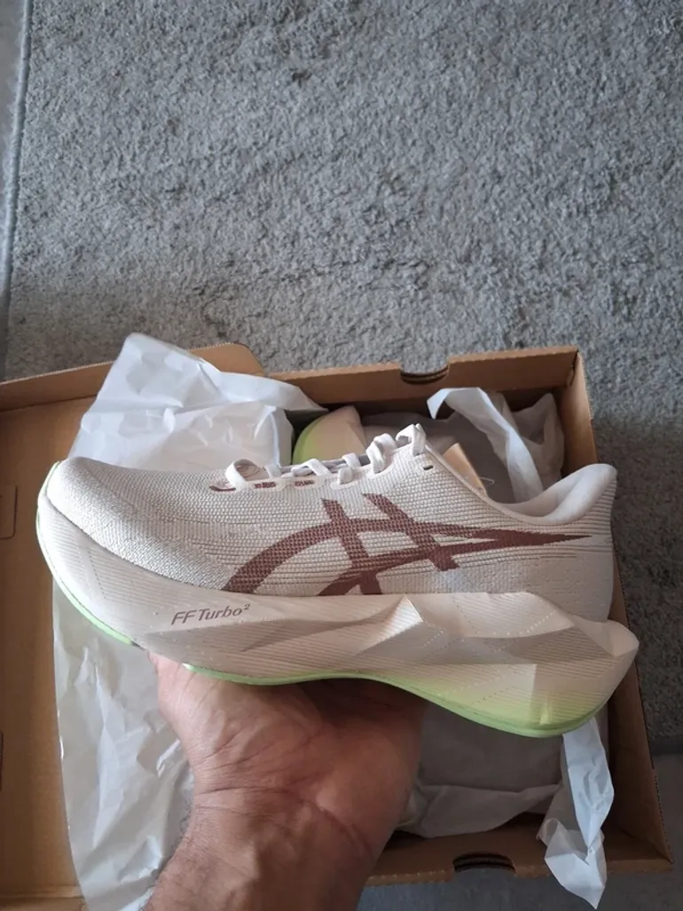 Gebrauchtes Asics Novablast 6 bike — Bild 2 von 10