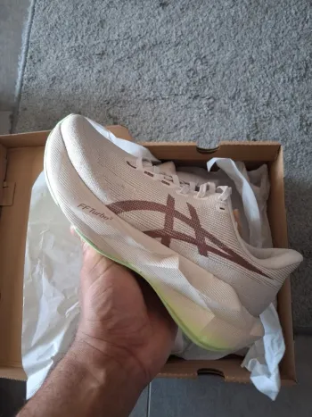 Gebrauchtes Asics Novablast 6 bike