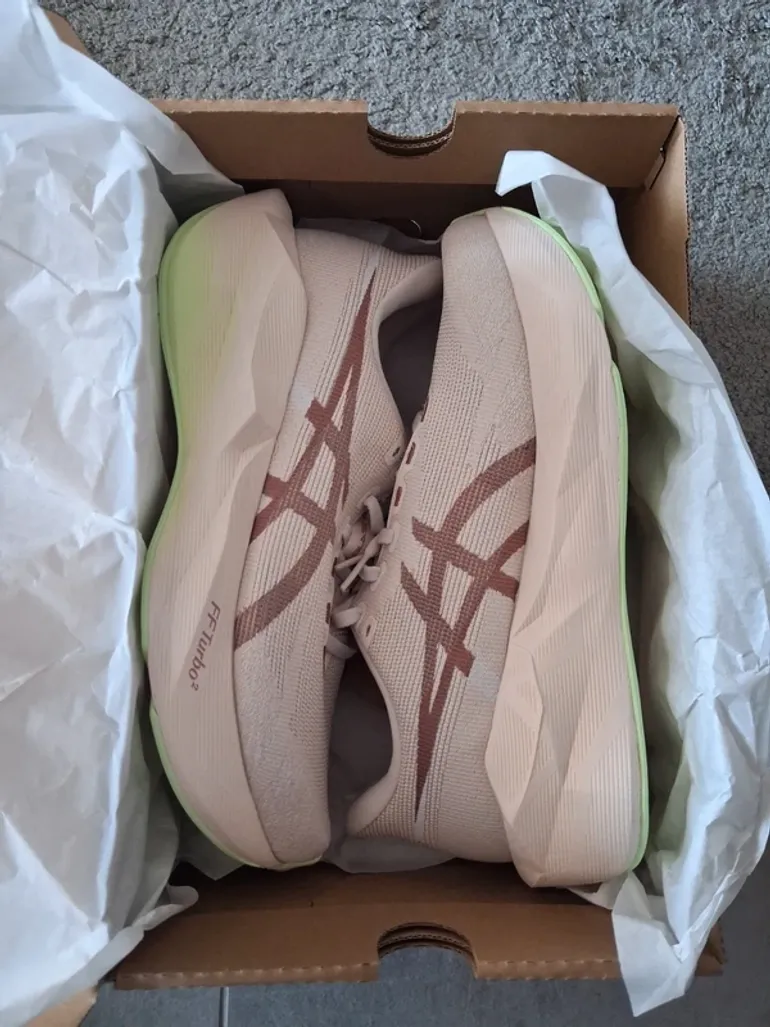 Gebrauchtes Asics Novablast 6 bike — Bild 10 von 10