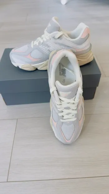 Używany New Balance 9060 bike