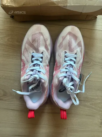 Gebrauchtes Asics Novablast 5 LE bike — Bild 6 von 9