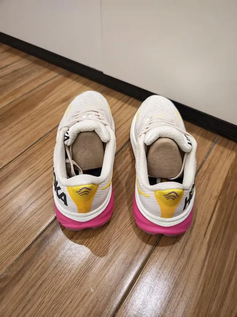 Hoka Clifton 9 bike usato — immagine 2 di 4