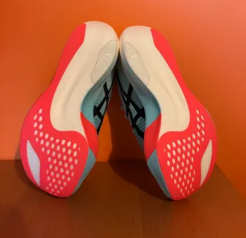 Asics Metaspeed Sky Paris bike usato — immagine 2 di 5