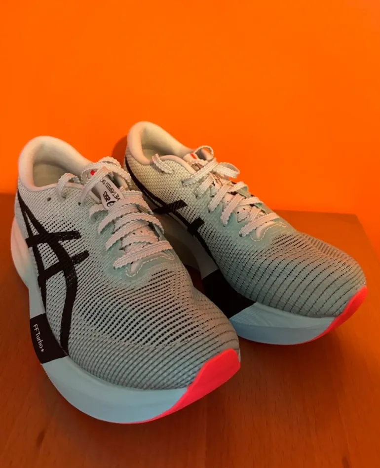 Asics Metaspeed Sky Paris bike usato — immagine 4 di 5