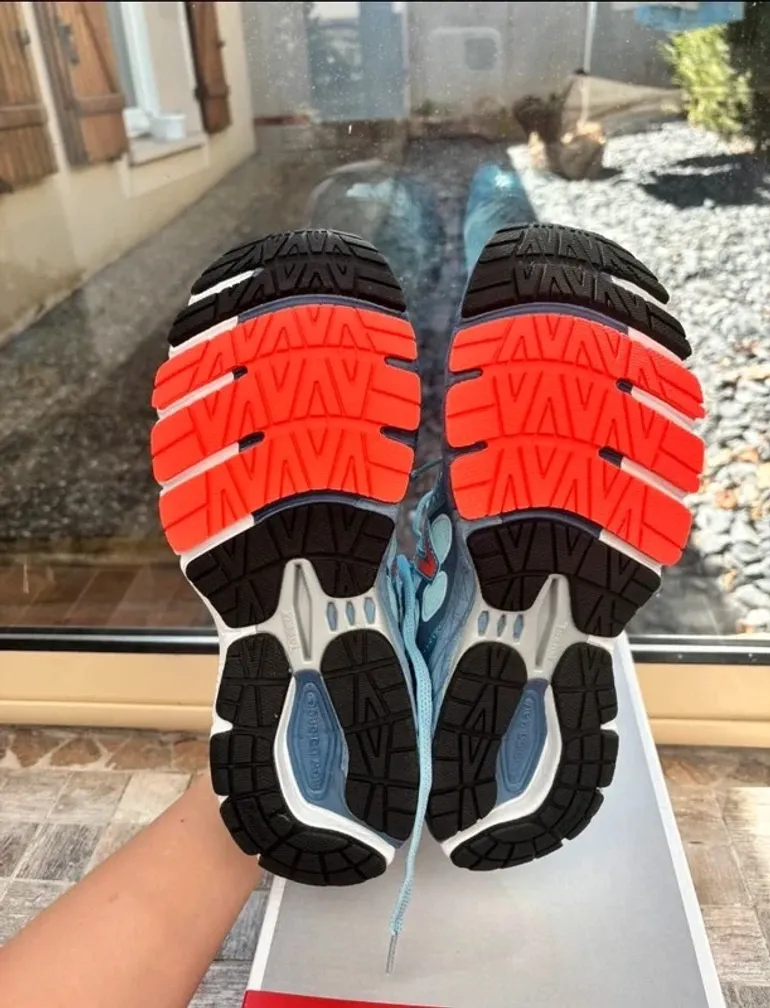 Używany New Balance 860v6 bike — zdjęcie 3 z 5
