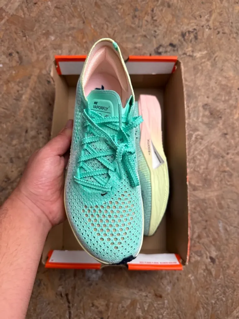 Nike ZoomX Vaporfly Next% 3 bike d'occasion — image 3 sur 9
