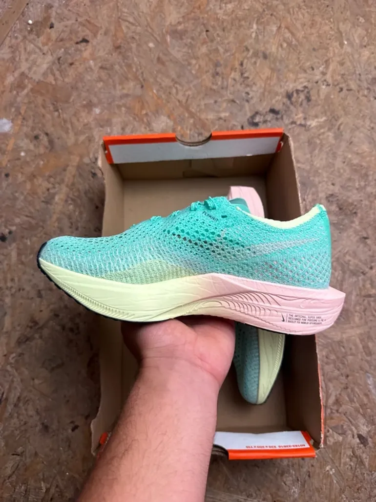 Nike ZoomX Vaporfly Next% 3 bike d'occasion — image 4 sur 9