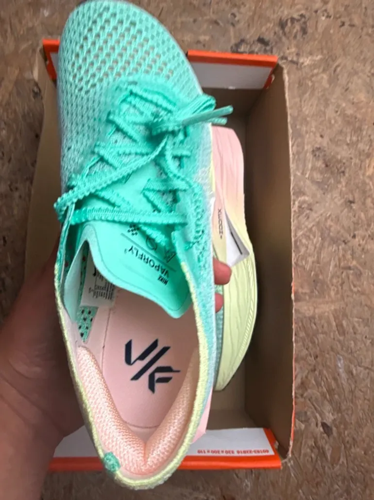 Nike ZoomX Vaporfly Next% 3 bike d'occasion — image 7 sur 9