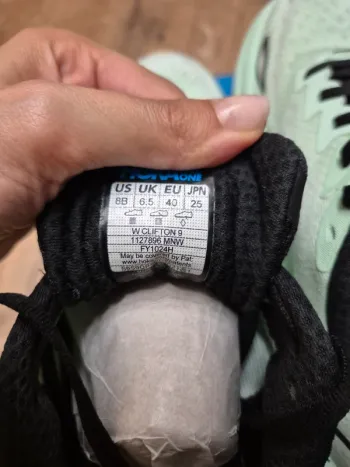 Hoka Clifton 9 bike usato — immagine 6 di 7