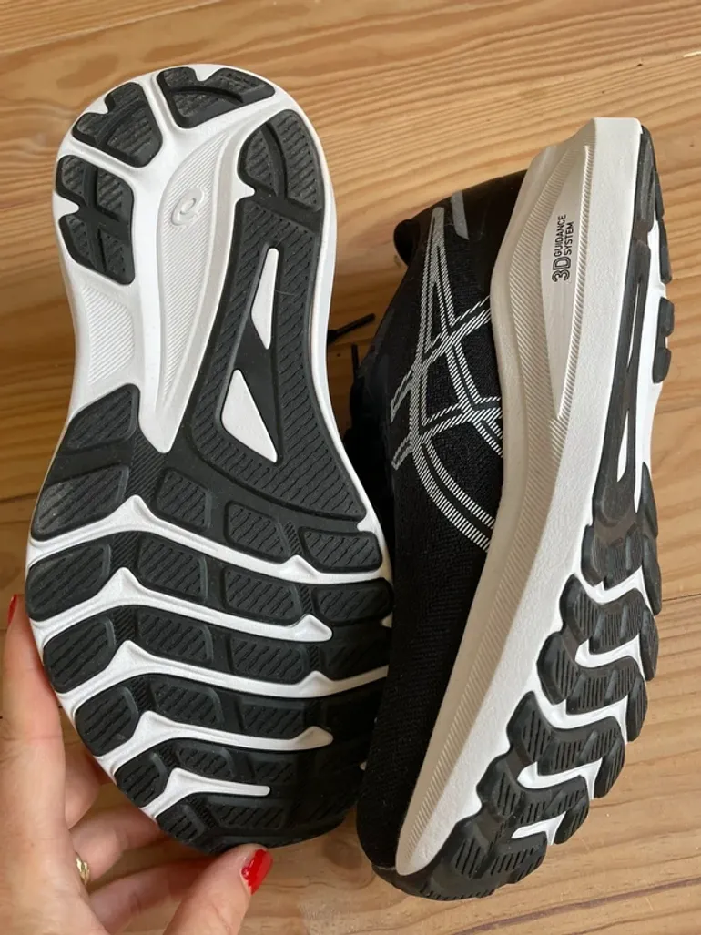 Used Asics GT-1000 13 bike — image 4 of 6