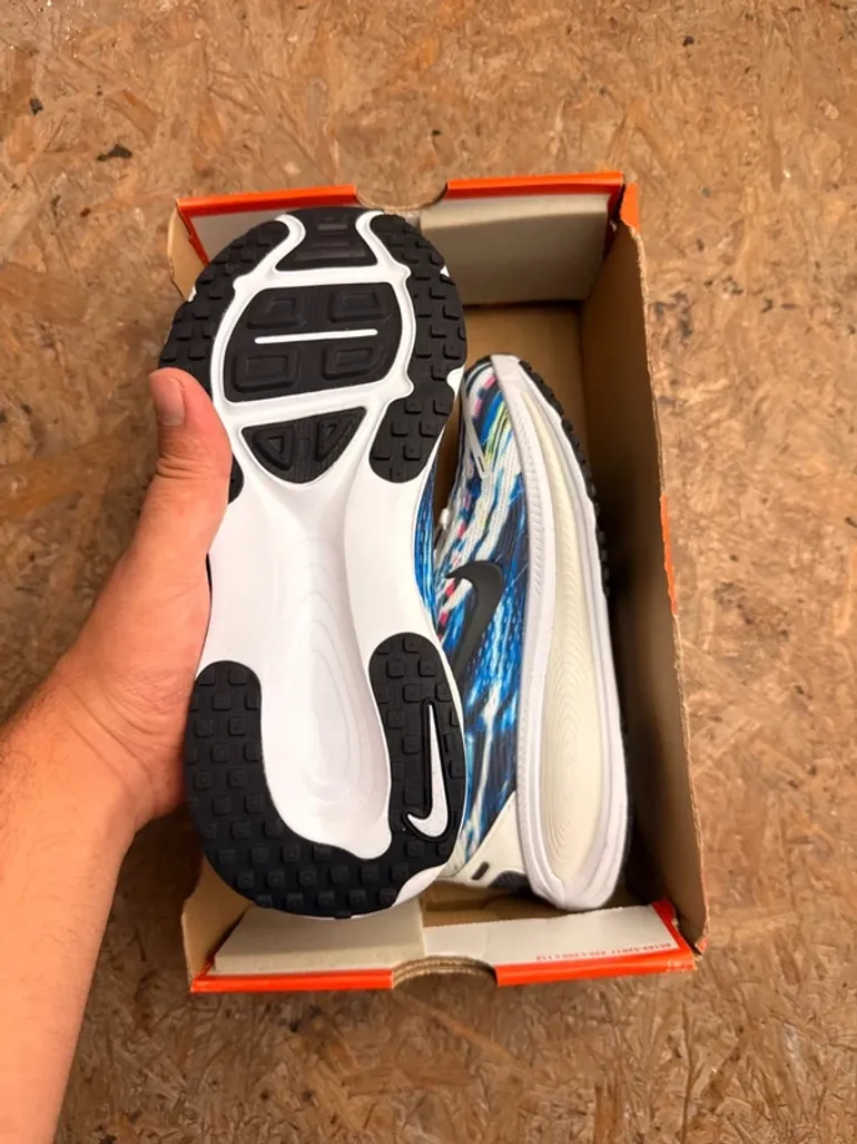 Nike Vomero 18 bike d'occasion — image 5 sur 8
