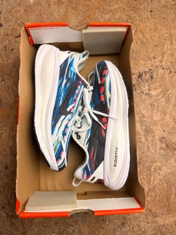 Nike Vomero 18 bike d'occasion — image 2 sur 8