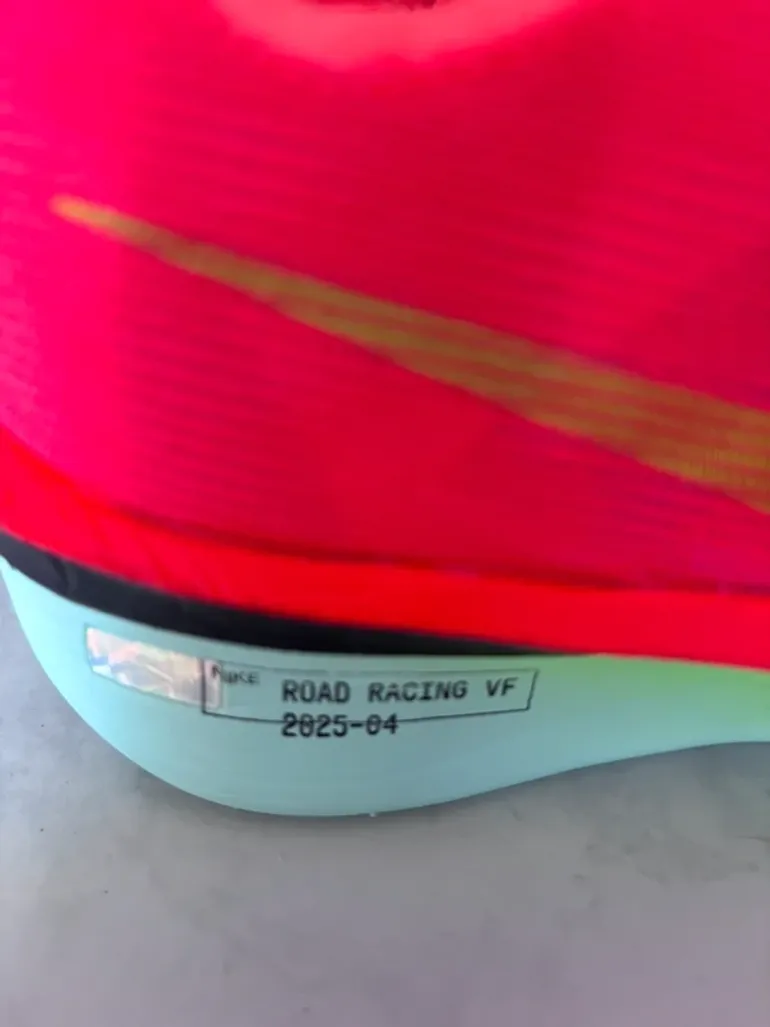 Nike ZoomX Vaporfly Next% 4 bike d'occasion — image 4 sur 14