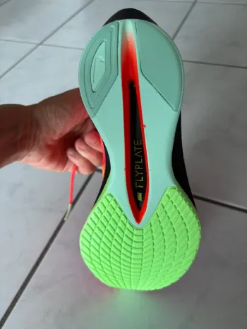 Nike ZoomX Vaporfly Next% 4 bike d'occasion — image 6 sur 14