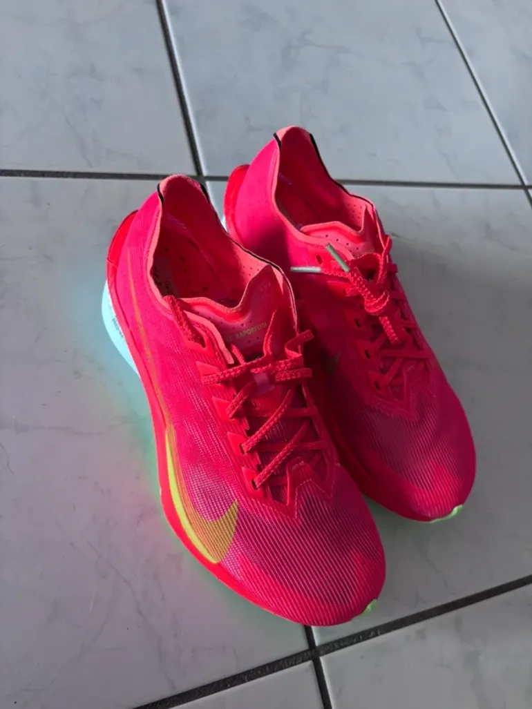 Nike ZoomX Vaporfly Next% 4 bike d'occasion — image 7 sur 14