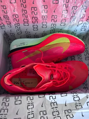Nike ZoomX Vaporfly Next% 4 bike d'occasion — image 13 sur 14