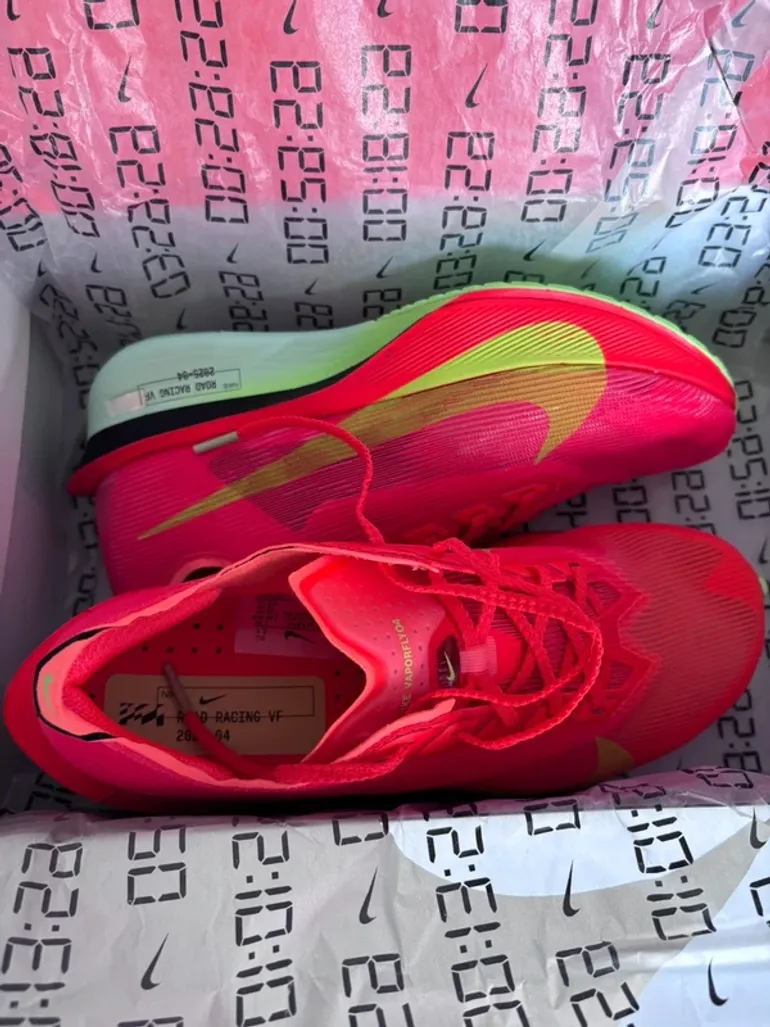 Nike ZoomX Vaporfly Next% 4 bike d'occasion — image 13 sur 14