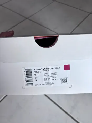Nike ZoomX Vaporfly Next% 4 bike d'occasion — image 10 sur 14
