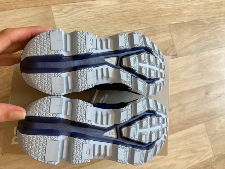 Gebrauchtes On Running Cloudventure 3 bike — Bild 5 von 6