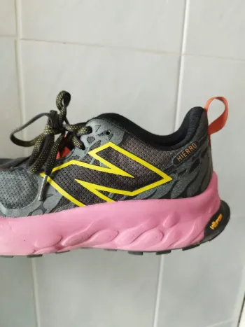 Tweedehands New Balance Hierro bike — afbeelding 2 van 4
