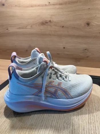 Asics Gel Nimbus 27 bike de segunda mano